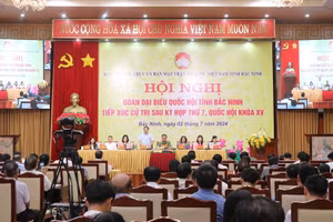 Quang cảnh hội nghị tiếp xúc cử tri.