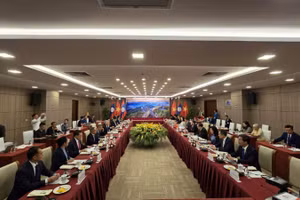 Quang cảnh buổi tọa đàm giữa hai đoàn đại biểu Quốc hội hai nước Việt Nam-Lào.