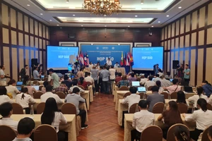 Quang cảnh buổi họp báo, thông tin về Hội nghị Bộ trưởng Thông tin ASEAN lần thứ 16, Hội nghị Bộ trưởng Thông tin ASEAN+3 lần thứ 7 và các Hội nghị Quan chức cấp cao liên quan.