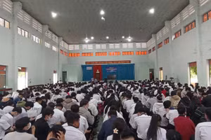 Hội nghị tuyên truyền biển, đảo, thu hút nguồn nhân lực Hải quân tại Ninh Thuận.