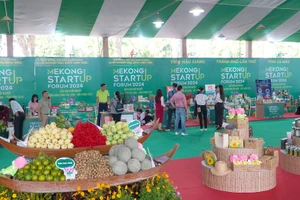 Triển lãm sản phẩm khởi nghiệp tiêu biểu tại diễn đàn. (Ảnh: HỮU NGHĨA)