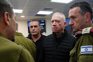 Bộ trưởng Quốc phòng Israel Yoav Gallant dự cuộc họp của Nội các thời chiến tại Tel Aviv, ngày 14/4/2024. (Ảnh: Anadolu Agency)