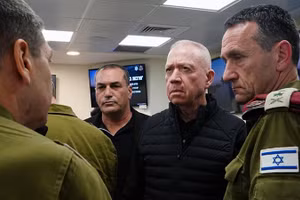 Bộ trưởng Quốc phòng Israel Yoav Gallant dự cuộc họp của Nội các thời chiến tại Tel Aviv, ngày 14/4/2024. (Ảnh: Anadolu Agency)