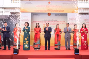 [Ảnh] Triển lãm Hiệp định Geneva về đình chỉ chiến sự ở Việt Nam