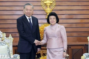 Chủ tịch nước Tô Lâm hội kiến Chủ tịch Quốc hội Campuchia Khuon Sudary. (Ảnh: TTXVN)