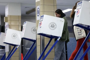 Cử tri bỏ phiếu trong cuộc bầu cử tại Mỹ năm 2024. (Ảnh: Reuters)