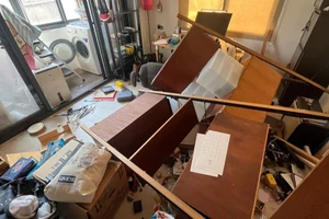 Bên trong một căn hộ tại Đài Loan, Trung Quốc, sau trận động đất ngày 3/4/2024. (Ảnh: Reuters)