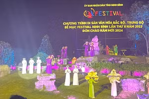 Chương trình di sản văn hóa Bắc Bộ, Trung Bộ, bế mạc Festival Ninh Bình-Tràng An lần thứ 2, năm 2023 để lại nhiều ấn tượng sâu sắc. (Ảnh: XUÂN TRƯỜNG)