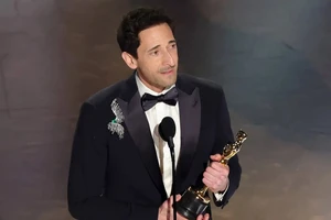 Adrien Nicholas Brody phát biểu sau khi được nhận tượng vàng Oscar lần thứ hai.