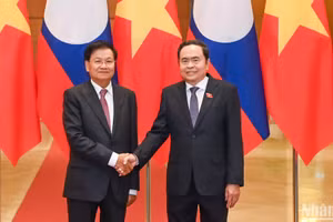 Chủ tịch Quốc Trần Thanh Mẫn và Tổng Bí thư, Chủ tịch nước Lào Thongloun Sisoulith.