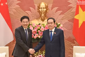 Chủ tịch Quốc hội Trần Thanh Mẫn và Thủ tướng Singapore Lawrence Wong.