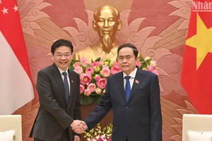Chủ tịch Quốc hội Trần Thanh Mẫn và Thủ tướng Singapore Lawrence Wong.