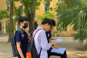 Thí sinh tham dự tuyển sinh lớp 10 (Ảnh: Trường THPT Chu Văn An, Hà Nội)