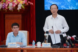 Thứ trưởng Giáo dục và Đào tạo Phạm Ngọc Thưởng phát biểu tại họp báo