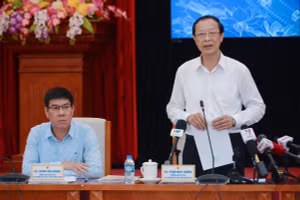 Thứ trưởng Giáo dục và Đào tạo Phạm Ngọc Thưởng phát biểu tại họp báo