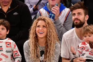 "Phụ nữ à, đừng khóc nữa!"