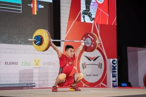 Kỷ lục thế giới của lực sĩ trẻ Cơ Ho 