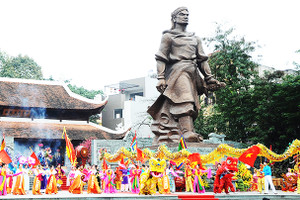 Ngọn lửa công lý, ngọn lửa ân tình