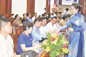 Lãnh đạo Sở Văn hóa, Thể thao và Du lịch tỉnh Tiền Giang gặp gỡ các doanh nghiệp du lịch lữ hành tại Tiền Giang.