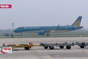 Giá vé máy bay cao gây khó cho du lịch