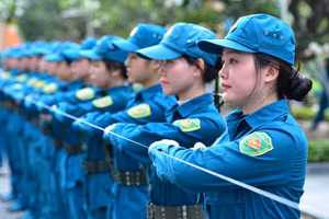 Khối nữ du kích miền nam luyện tập diễu binh cho Lễ Kỷ niệm 80 năm Ngày Quốc khánh.