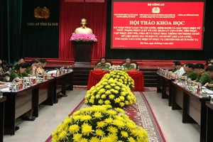 Các đại biểu dự Hội thảo.