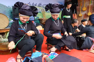 Phụ nữ dân tộc Nùng. (Ảnh: TRẦN THÀNH ĐẠT)