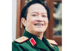 Thượng tướng, Viện sĩ, Anh hùng lực lượng vũ trang nhân dân Nguyễn Huy Hiệu, nguyên Ủy viên Trung ương Đảng, nguyên Thứ trưởng Quốc phòng.