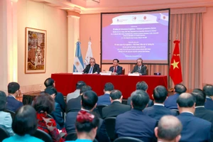 Sự kiện được tổ chức tại Cung San Martín, Bộ Ngoại giao, Ngoại thương và Tôn giáo Argentina - nơi hội tụ những nhà ngoại giao tầm vóc, những nhà kinh tế tài giỏi và những nhà trí thức uyên bác của quốc gia.