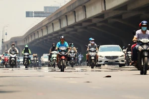 Khu vực Hà Nội ngày nắng nóng và nắng nóng gay gắt. (Ảnh minh họa)