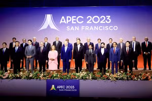 Chủ tịch nước Võ Văn Thưởng với các Nhà lãnh đạo kinh tế APEC. (Ảnh: TTXVN)