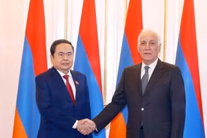 Chủ tịch Quốc hội Trần Thanh Mẫn hội kiến Tổng thống Armenia Vahagn Khachaturyan. (Ảnh: ĐOÀN TẦN/TTXVN)