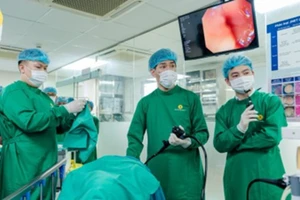 Phẫu thuật loại bỏ khối polyp trực tràng loạn sản độ cao bằng kỹ thuật ESD hiện đại tại MEDLATEC.