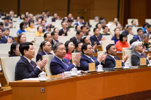 Phiên khai mạc trọng thể Kỳ họp thứ 9 Quốc hội khóa XV tại Hội trường Diên Hồng, nhà Quốc hội. 