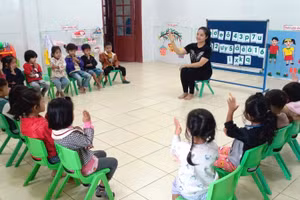 Những vùng ít bị ảnh hưởng, nơi khô ráo như huyện Nam Đông, A Lưới và một số địa phương cho học sinh trở lại học bình thường từ hôm nay 26/11.
