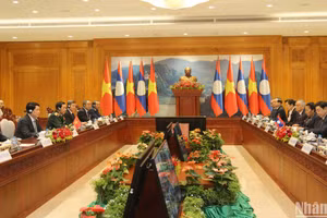 Chủ tịch nước Lương Cường hội kiến Chủ tịch Quốc hội Lào Saysomphone Phomvihane.