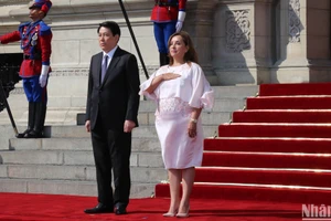 Tổng thống Dina Ercilia Boluarte Zegarra chủ trì lễ đón Chủ tịch nước Lương Cường thăm chính thức Cộng hòa Peru.