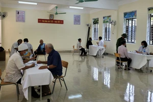 Khám, tư vấn, phát thuốc miễn phí cho 868 đối tượng chính sách