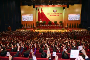 Đảng ta phải đặc biệt coi trọng hơn nữa nhiệm vụ xây dựng Đảng