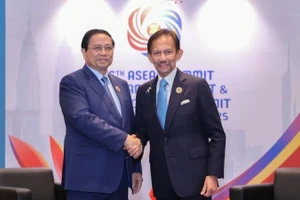 Thủ tướng Chính phủ Phạm Minh Chính gặp Quốc vương Brunei Darussalam Sultan Haji Hassanal Bolkiah. (Ảnh: VGP/Nhật Bắc)