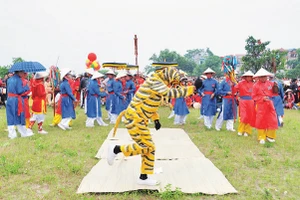 Hát múa Ải Lao được gìn giữ đến hôm nay nhờ có đóng góp của Nghệ nhân Nguyễn Văn Lũy. 