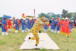 Hát múa Ải Lao được gìn giữ đến hôm nay nhờ có đóng góp của Nghệ nhân Nguyễn Văn Lũy. 