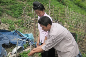 Nước sinh hoạt dẫn từ công trình về tận các hộ thuộc các bản của huyện Quỳnh Nhai.