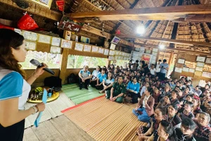 Hội liên hiệp Phụ nữ tỉnh Quảng Nam thành lập Tổ truyền thông cộng đồng ở thôn TaVang, xã A Tiêng, huyện Tây Giang.