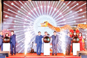 Lãnh đạo thành phố Hà Nội và quận Hai Bà Trưng khai trương Không gian đi bộ phố Trần Nhân Tông và phụ cận. 