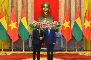 [Ảnh] Tổng Bí thư, Chủ tịch nước Tô Lâm hội đàm với Tổng thống Cộng hòa Guinea-Bissau Umaro Sissoco Embaló 