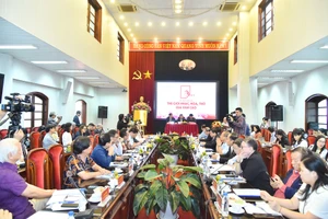 Toàn cảnh Tọa đàm khoa học “Thế giới Nhạc, Họa, Thơ của Văn Cao” tại Báo Nhân Dân.