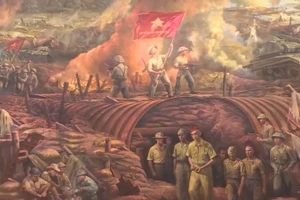 Chỉ cần đặt điện thoại gần bảng NFC, thiết bị sẽ tự động truy cập vào trang web "Yêu lắm Việt Nam", cung cấp thông tin chi tiết về địa danh, bao gồm bài viết, hình ảnh, video và mô hình 3D sinh động.