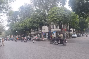 Một góc phố thuộc khu vực phía Đông Hồ Hoàn Kiếm (Ảnh: K.C)