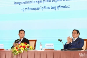 Thủ tướng Phạm Minh Chính và Thủ tướng Hun Manet chủ trì Diễn đàn Xúc tiến đầu tư và thương mại Việt Nam-Campuchia.